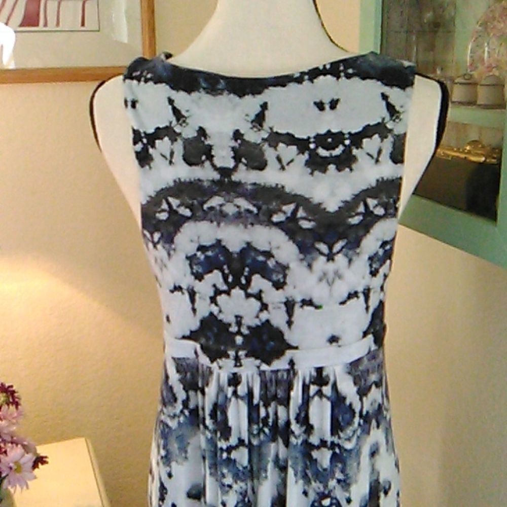 Matty M Maxi Dress - Picture 7 of 11